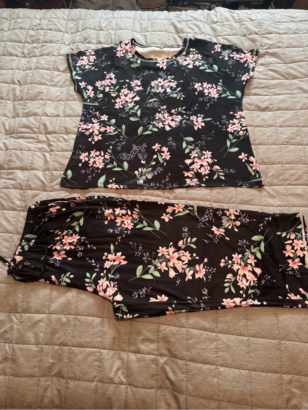 Ladies Floral Black and Pink Pajama Set
